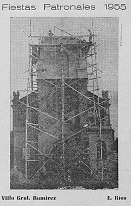 Templo durante la construcción