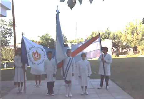 Ni&ntilde;os en escuela primaria